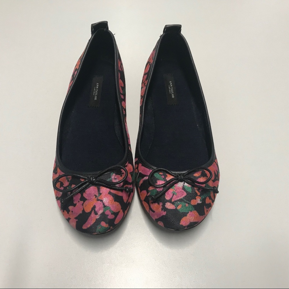 Barely worn Ann Taylor size 7 floral ballet flats.
